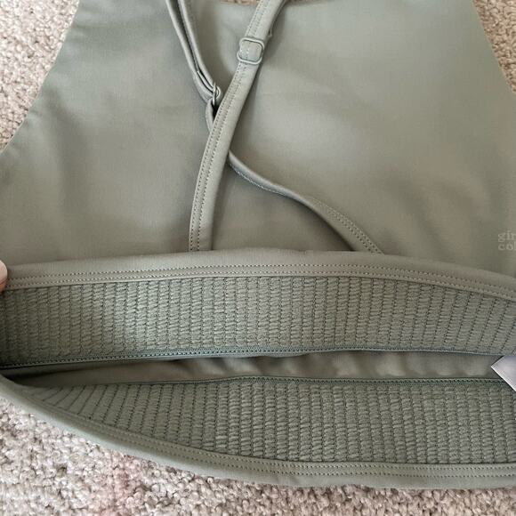 Girlfriend Collective Green High Neck Criss Cross Back Sports Bra (XS) - Picture 3 of 5